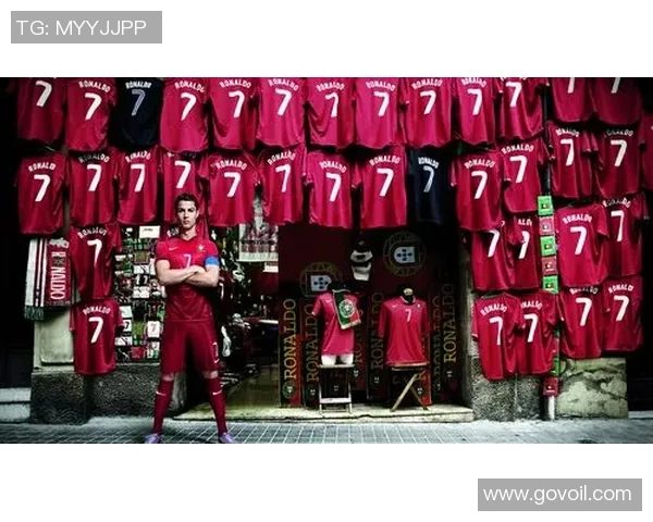 潘尼尼足球明星卡:珍藏版卡片背后的历史与收藏价值解析